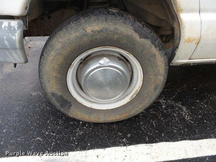 image for item DS9712 2001 Ford Econoline E250 van