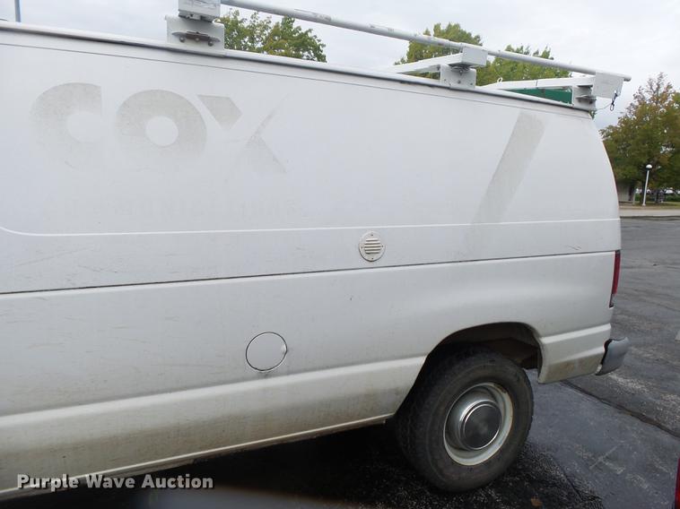 image for item DS9712 2001 Ford Econoline E250 van