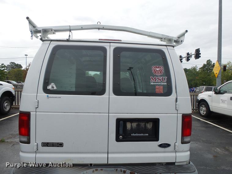 image for item DS9712 2001 Ford Econoline E250 van