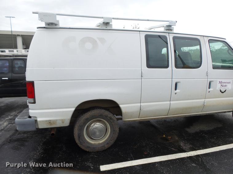 image for item DS9712 2001 Ford Econoline E250 van