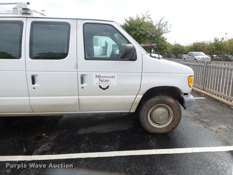 image for item DS9712 2001 Ford Econoline E250 van