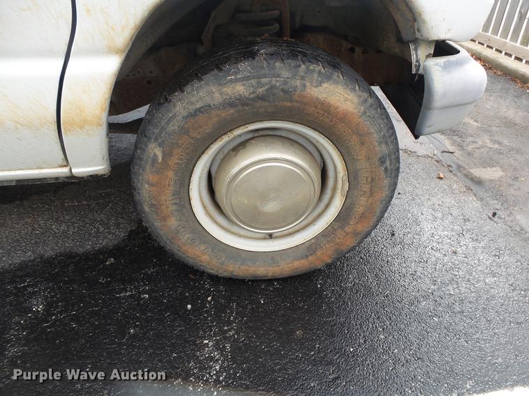 image for item DS9712 2001 Ford Econoline E250 van