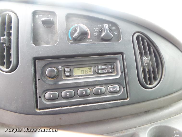 image for item DS9712 2001 Ford Econoline E250 van