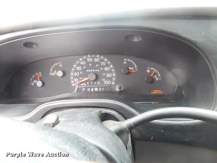 image for item DS9712 2001 Ford Econoline E250 van