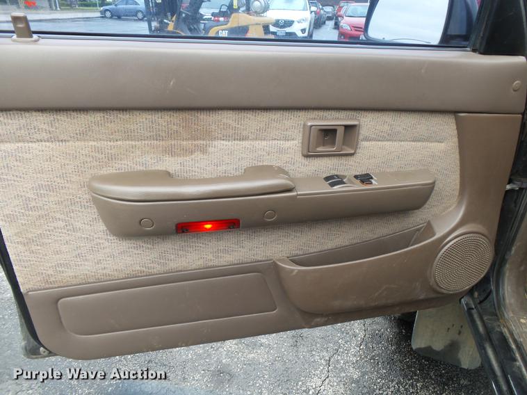 image for item DS9713 1999 Toyota Tacoma XtraCab pickup truck