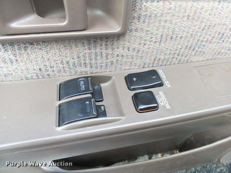 image for item DS9713 1999 Toyota Tacoma XtraCab pickup truck