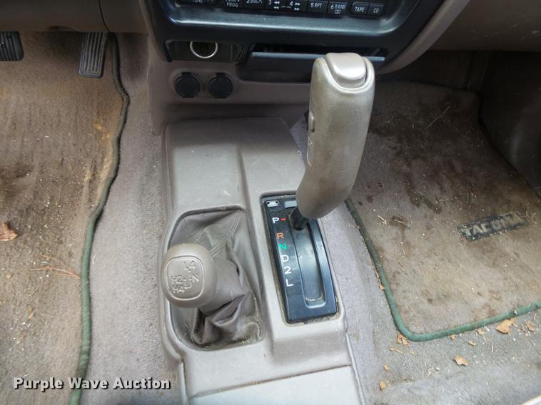 image for item DS9713 1999 Toyota Tacoma XtraCab pickup truck