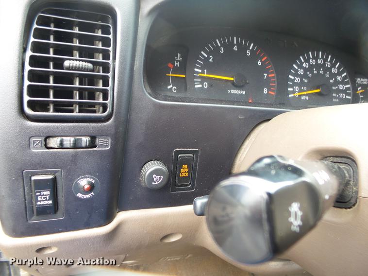 image for item DS9713 1999 Toyota Tacoma XtraCab pickup truck