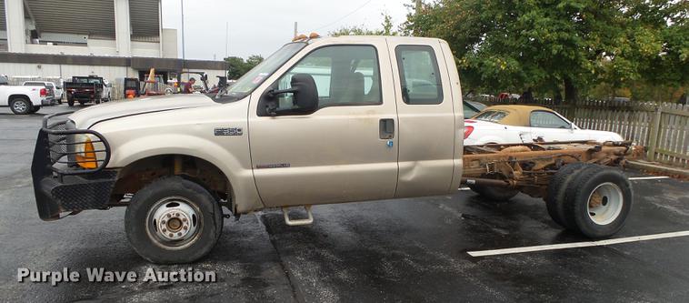 image for item DS9714 1999 Ford F350 Super Duty SuperCab pickup truck