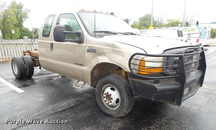 image for item DS9714 1999 Ford F350 Super Duty SuperCab pickup truck