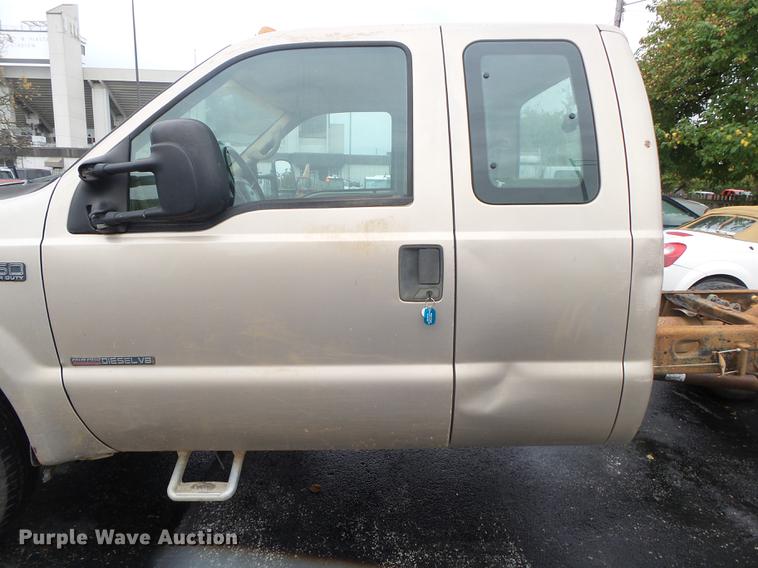 image for item DS9714 1999 Ford F350 Super Duty SuperCab pickup truck