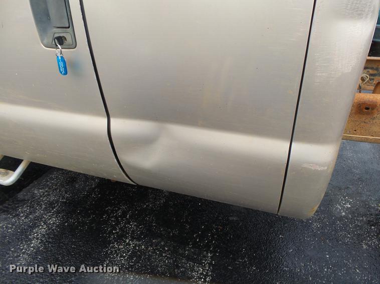 image for item DS9714 1999 Ford F350 Super Duty SuperCab pickup truck