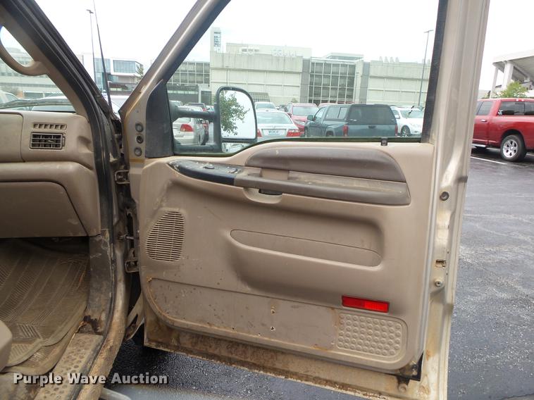 image for item DS9714 1999 Ford F350 Super Duty SuperCab pickup truck