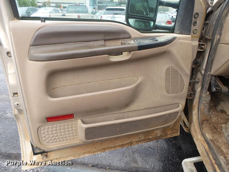 image for item DS9714 1999 Ford F350 Super Duty SuperCab pickup truck