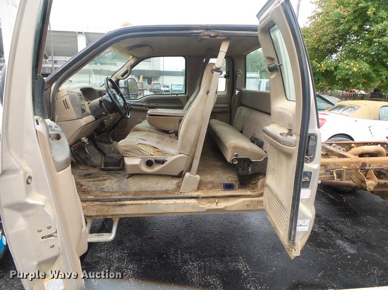 image for item DS9714 1999 Ford F350 Super Duty SuperCab pickup truck