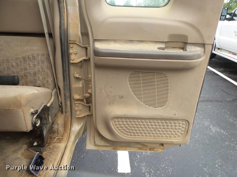 image for item DS9714 1999 Ford F350 Super Duty SuperCab pickup truck