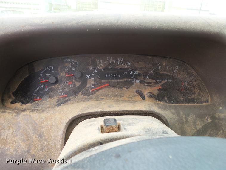 image for item DS9714 1999 Ford F350 Super Duty SuperCab pickup truck