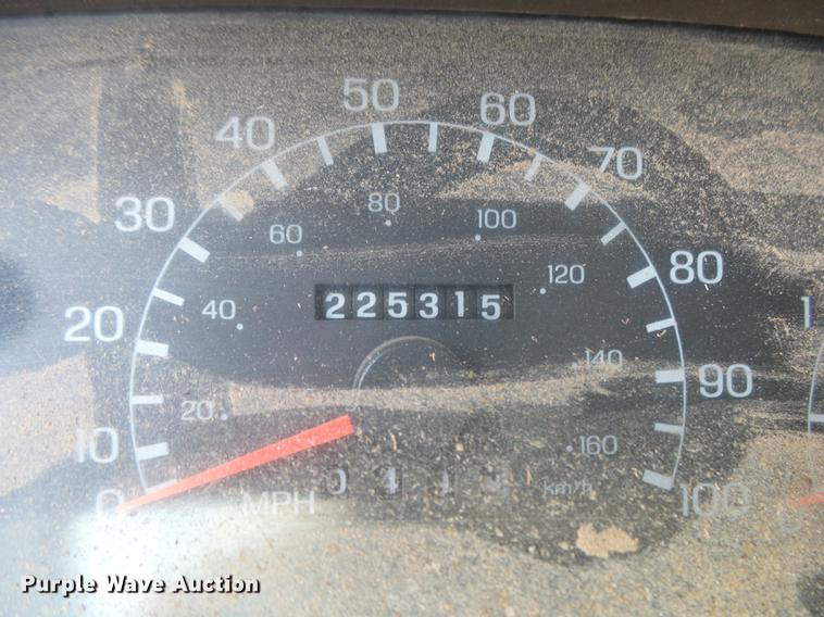 image for item DS9714 1999 Ford F350 Super Duty SuperCab pickup truck