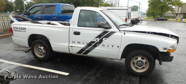 image for item DS9715 2000 Dodge Dakota pickup truck