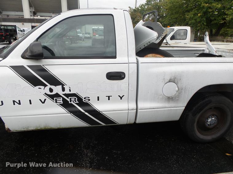 image for item DS9715 2000 Dodge Dakota pickup truck