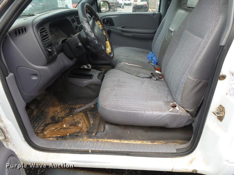 image for item DS9715 2000 Dodge Dakota pickup truck