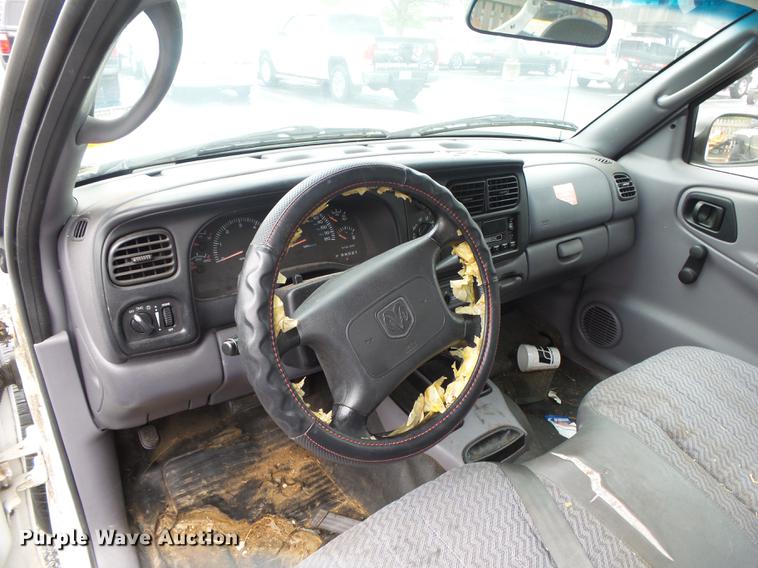 image for item DS9715 2000 Dodge Dakota pickup truck