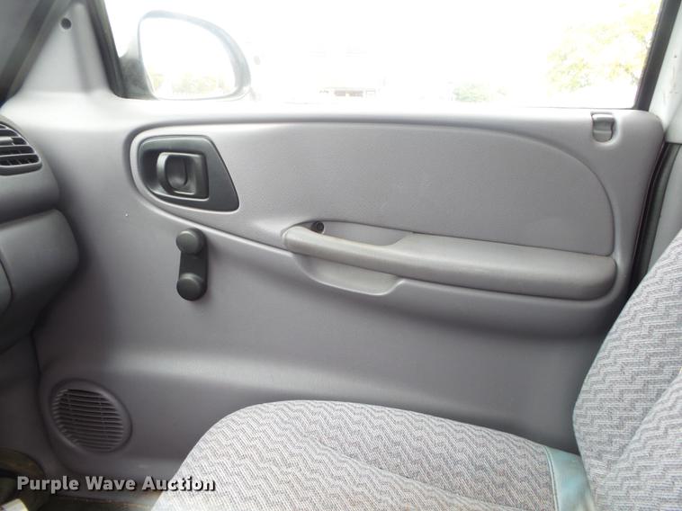 image for item DS9715 2000 Dodge Dakota pickup truck