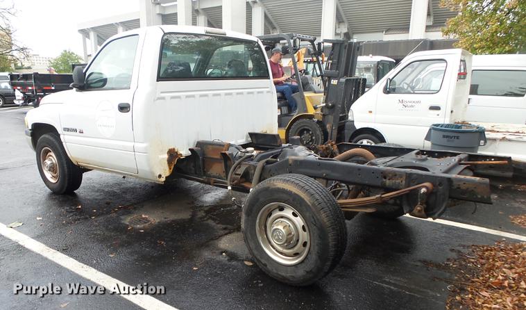 image for item DS9717 2001 Dodge Ram 2500 pickup truck
