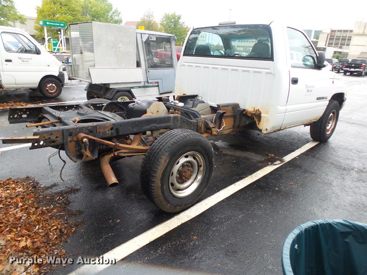 image for item DS9717 2001 Dodge Ram 2500 pickup truck