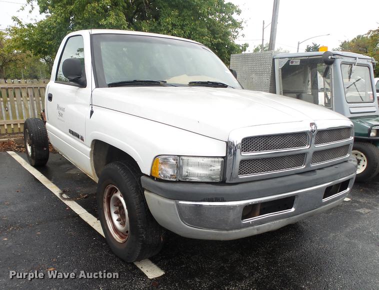 image for item DS9717 2001 Dodge Ram 2500 pickup truck