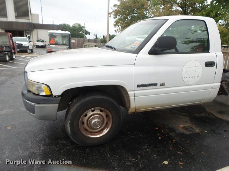 image for item DS9717 2001 Dodge Ram 2500 pickup truck