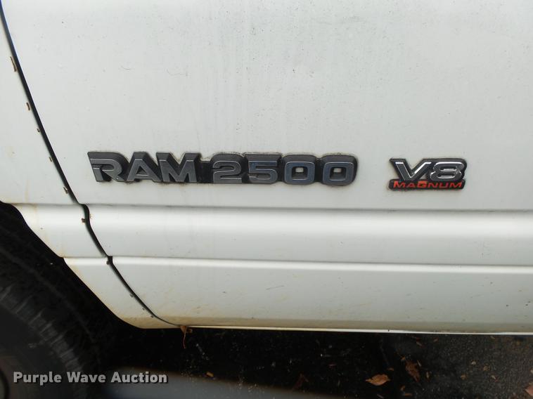 image for item DS9717 2001 Dodge Ram 2500 pickup truck