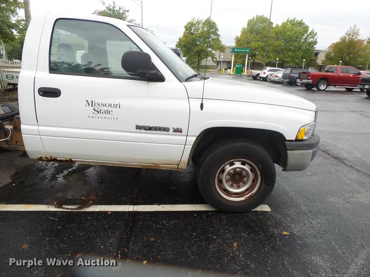 image for item DS9717 2001 Dodge Ram 2500 pickup truck