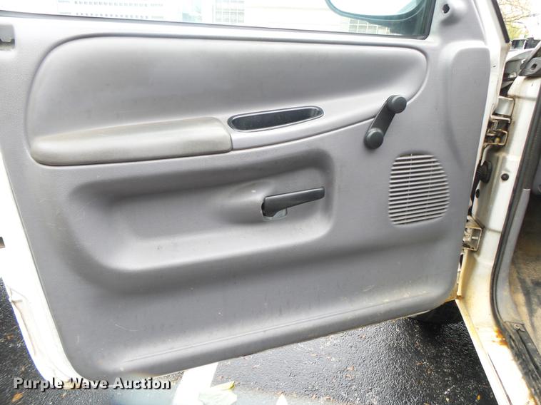 image for item DS9717 2001 Dodge Ram 2500 pickup truck