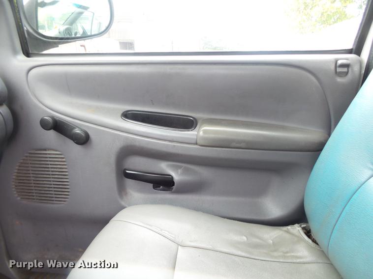 image for item DS9717 2001 Dodge Ram 2500 pickup truck