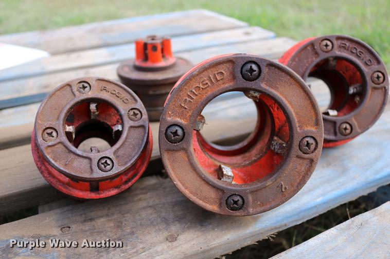 image for item DW9948 Ridgid 700 pipe threader