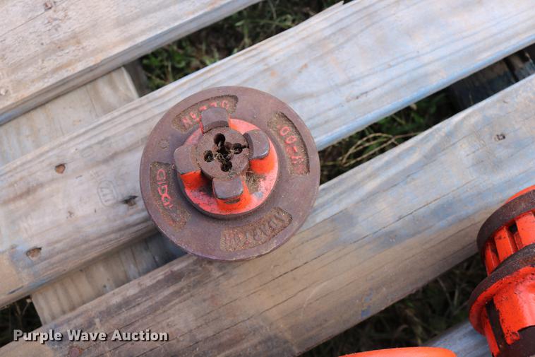 image for item DW9948 Ridgid 700 pipe threader