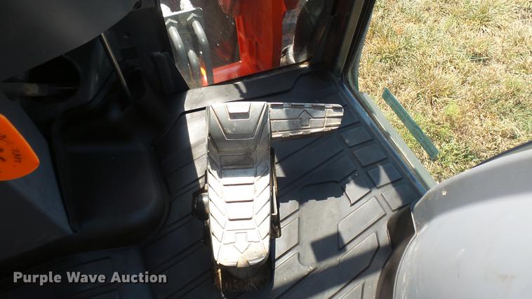 image for item EB9073 Kubota L6060 MFWD tractor