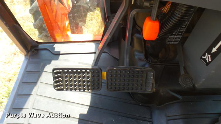 image for item EB9073 Kubota L6060 MFWD tractor