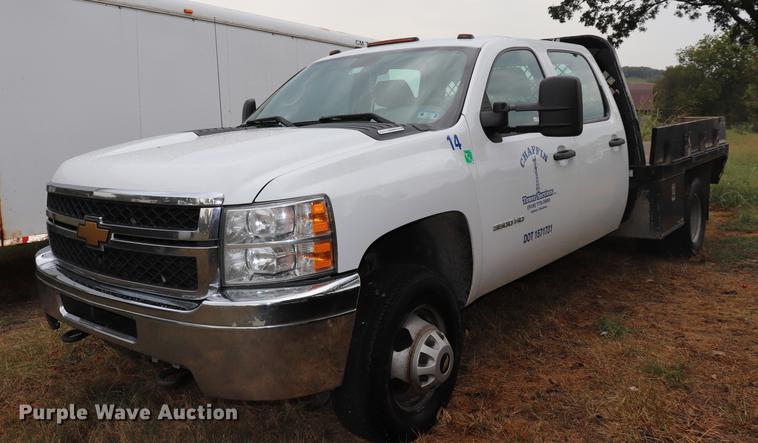 image for item ED9506 2012 Chevrolet Silverado 3500HD Crew Cab flatbed pickup truck
