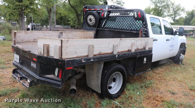 image for item ED9506 2012 Chevrolet Silverado 3500HD Crew Cab flatbed pickup truck