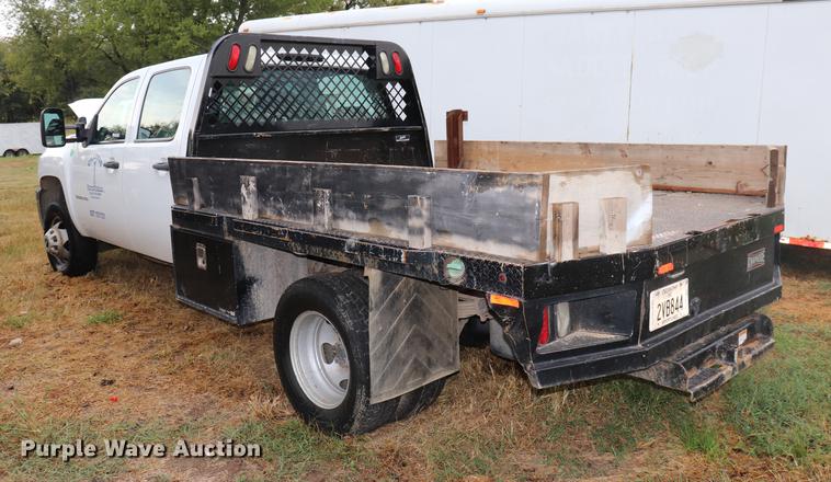 image for item ED9506 2012 Chevrolet Silverado 3500HD Crew Cab flatbed pickup truck