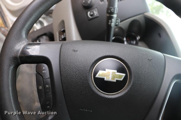 image for item ED9506 2012 Chevrolet Silverado 3500HD Crew Cab flatbed pickup truck