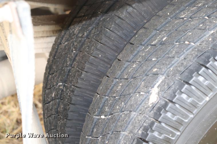 image for item ED9506 2012 Chevrolet Silverado 3500HD Crew Cab flatbed pickup truck