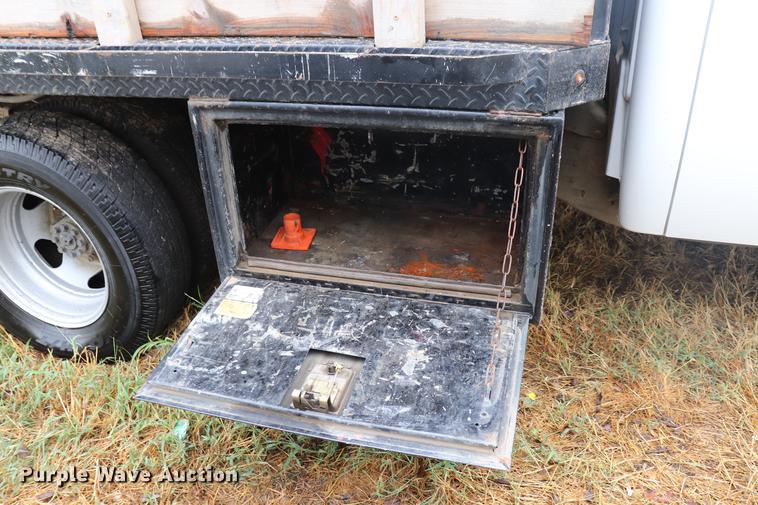 image for item ED9506 2012 Chevrolet Silverado 3500HD Crew Cab flatbed pickup truck