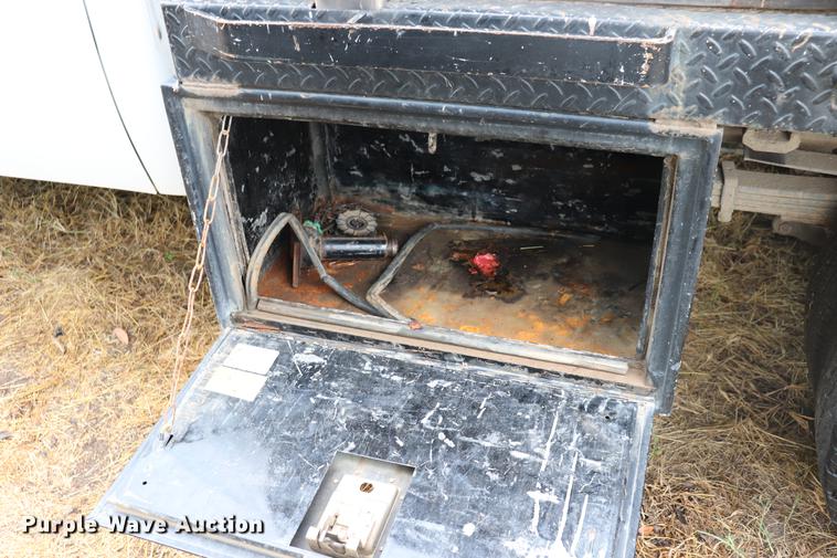 image for item ED9506 2012 Chevrolet Silverado 3500HD Crew Cab flatbed pickup truck