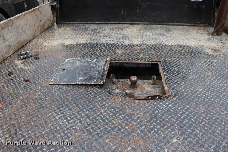 image for item ED9506 2012 Chevrolet Silverado 3500HD Crew Cab flatbed pickup truck