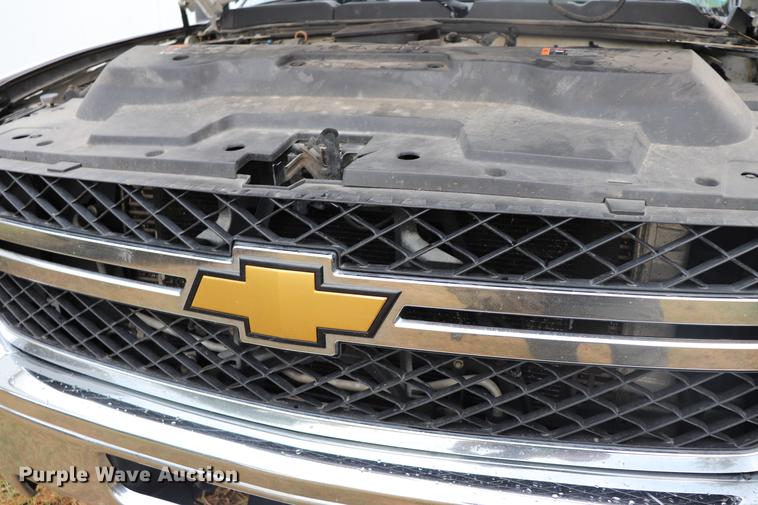 image for item ED9506 2012 Chevrolet Silverado 3500HD Crew Cab flatbed pickup truck