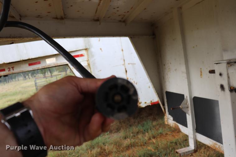 image for item ED9508 2000 CM 8X20G00SENECK enclosed cargo trailer