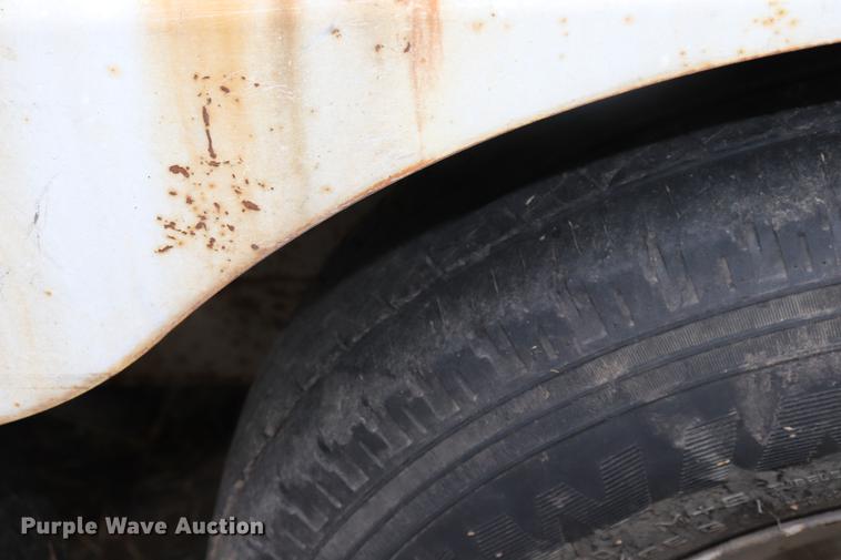 image for item ED9508 2000 CM 8X20G00SENECK enclosed cargo trailer